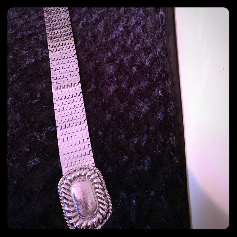 Ladies Belt.